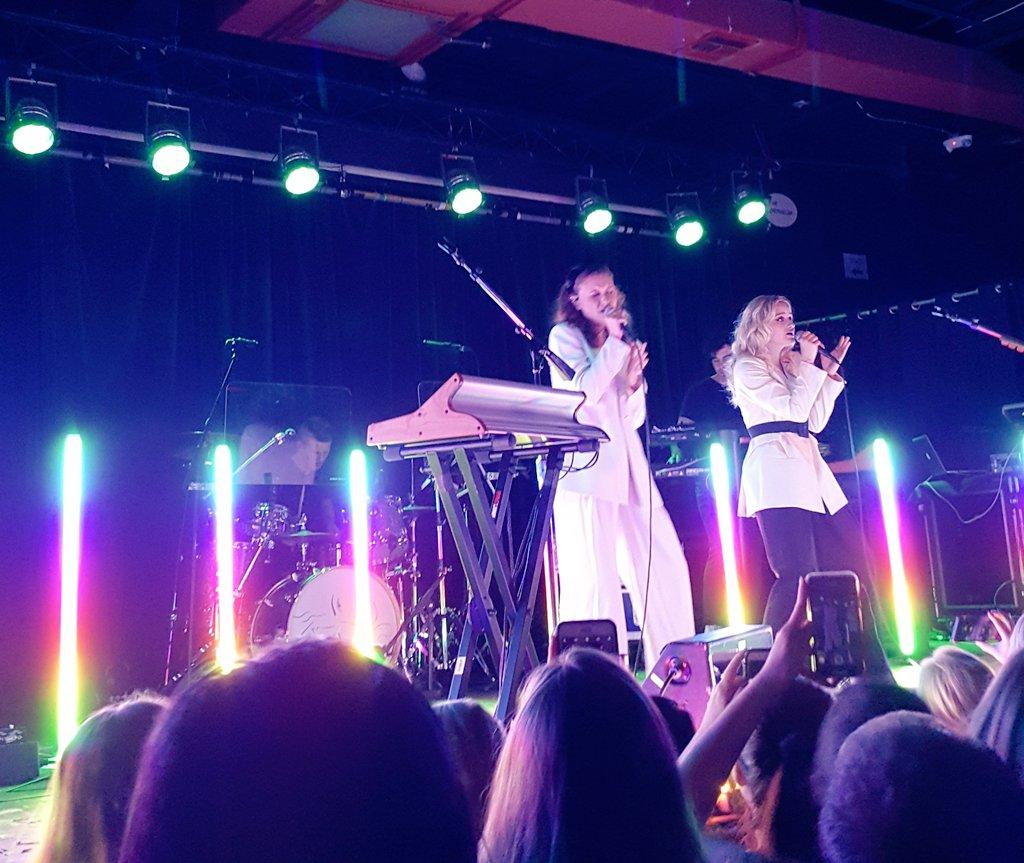 Credits to @.strwberry_wine from Twitter
