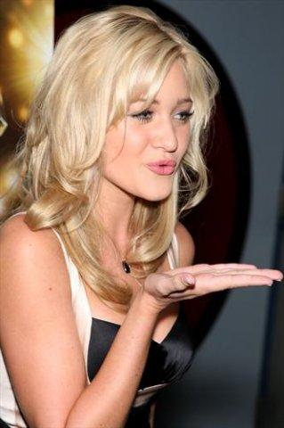 AJ_Michalka_2827429.jpg