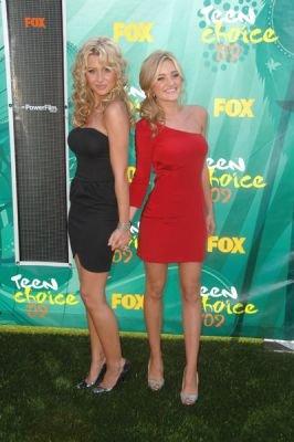 Aly___AJ_Michalka_28102329.jpg