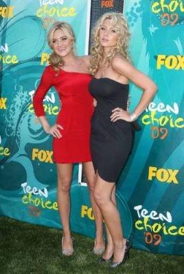 Aly___AJ_Michalka_28103229.jpg