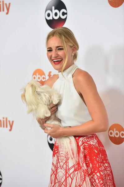 Amanda2BMichalka2BDisney2BABC2BTelevision2BGroup2BC_Y74O.jpg