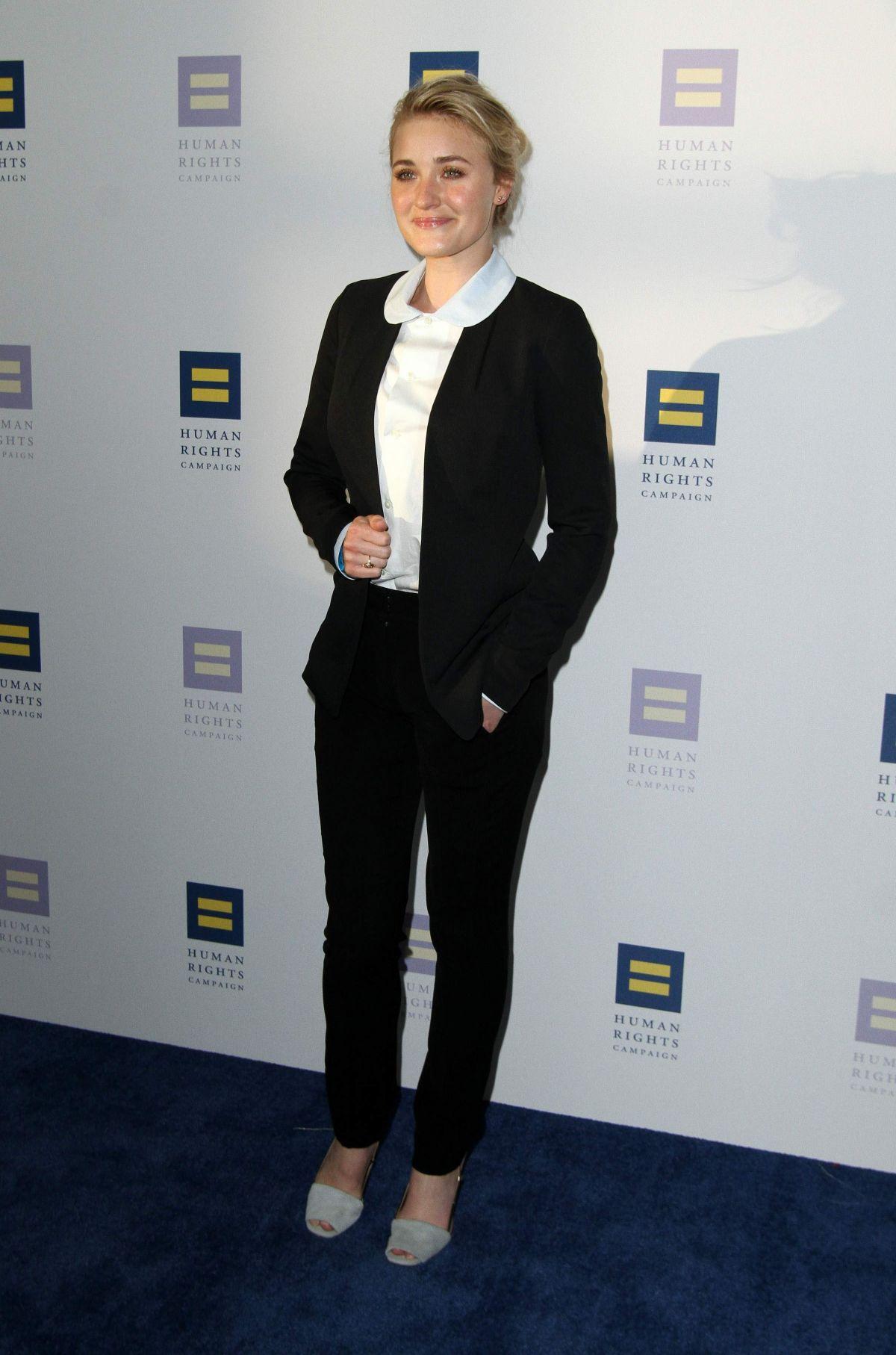 aj-michalka-at-human-rights-campaign-gala-dinner-in-los-angeles-03-18-2017_12.jpg