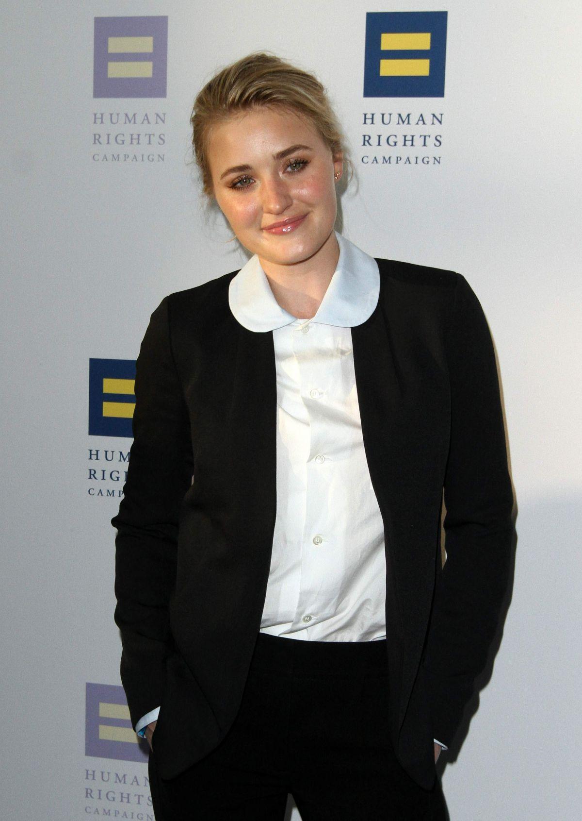 aj-michalka-at-human-rights-campaign-gala-dinner-in-los-angeles-03-18-2017_6.jpg